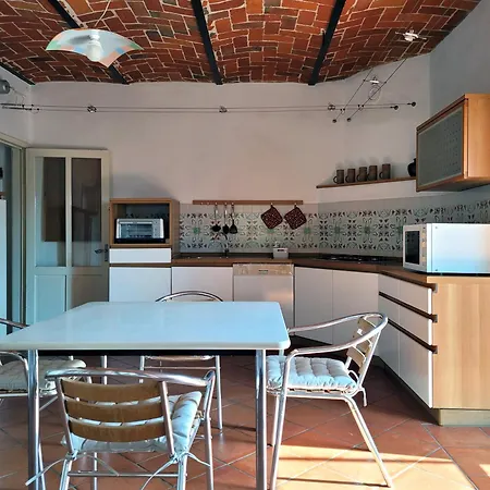 Casa Gillo In Cascina Marenco Langhe Cessole